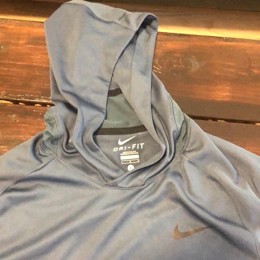 Nike Elite Dri-Fit V-neck pull over Size Large